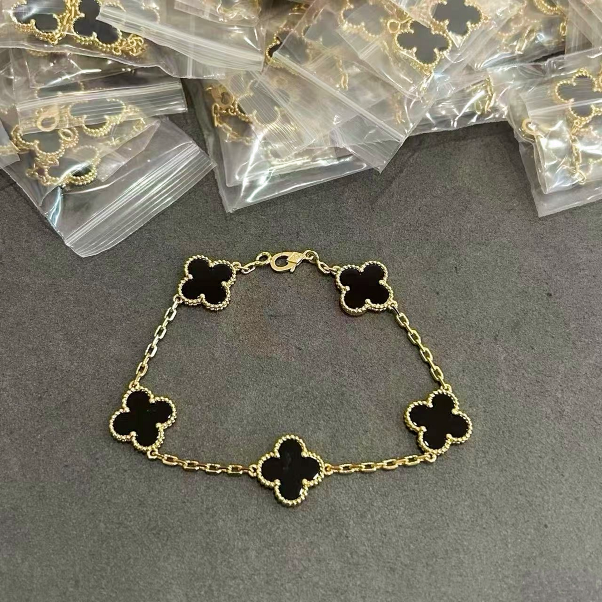 [RARE SALE] Black Agate Bracelet, Yellow Gold 5 motifs, 19 cm, VCA Packaging
