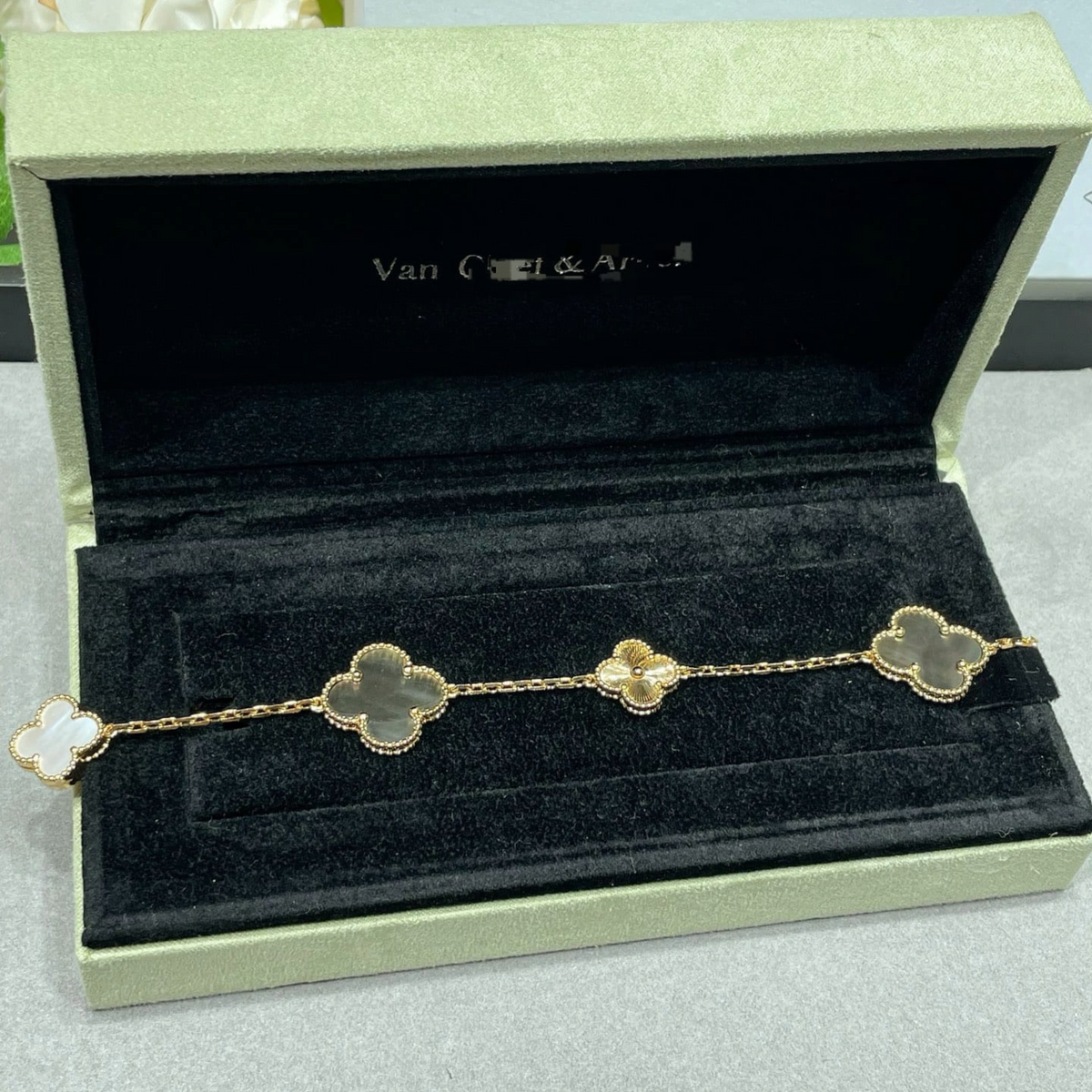 Gray Mother of Pearl Clover Bracelet, Yellow Gold