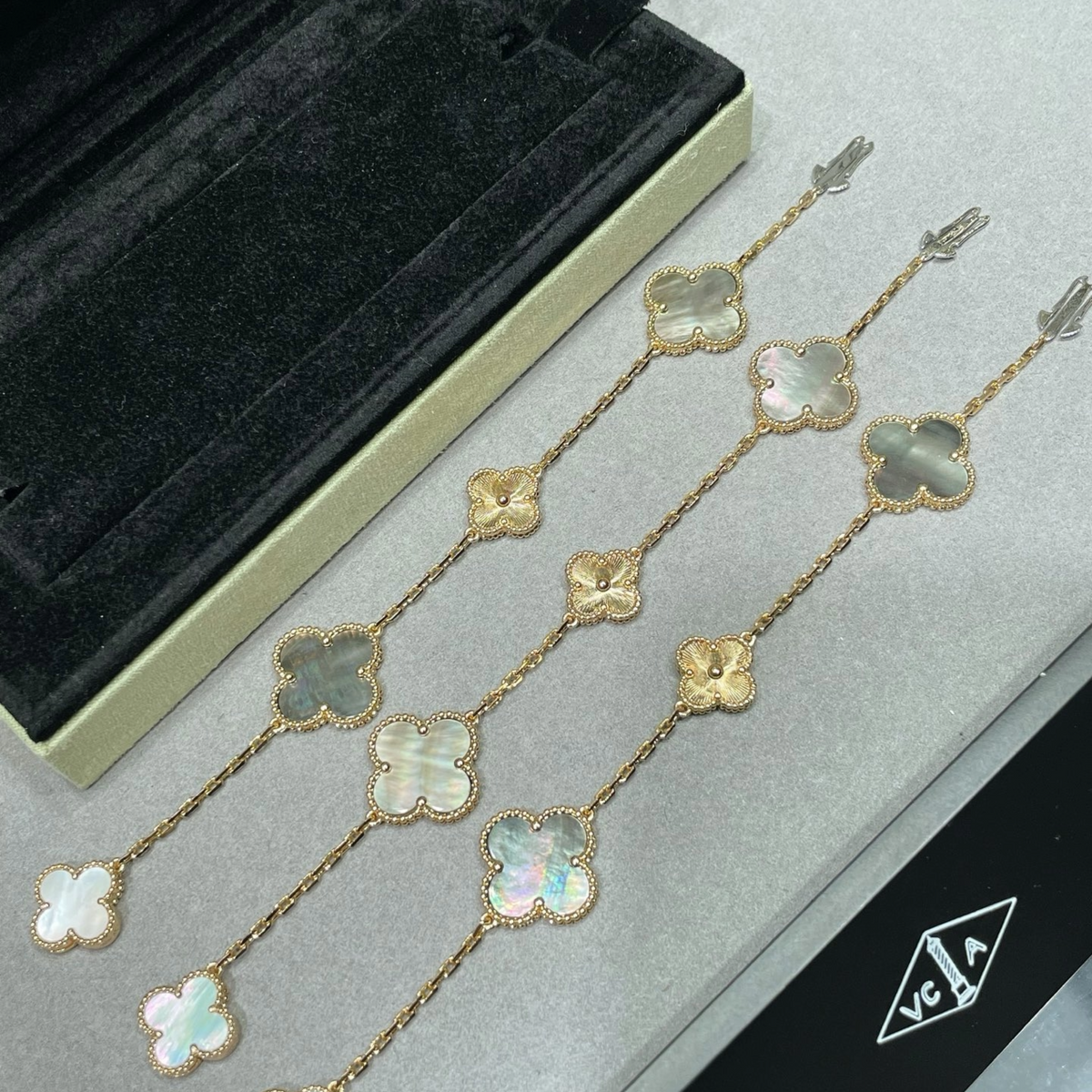 Gray Mother of Pearl Clover Bracelet, Yellow Gold