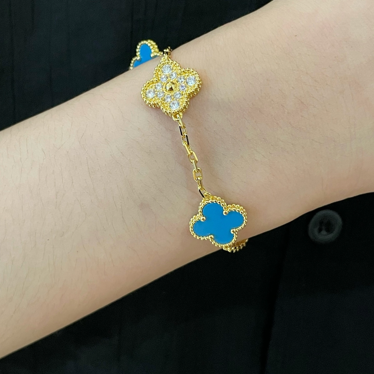 Turquoise Clover Bracelet in 18K Yellow Gold Plating