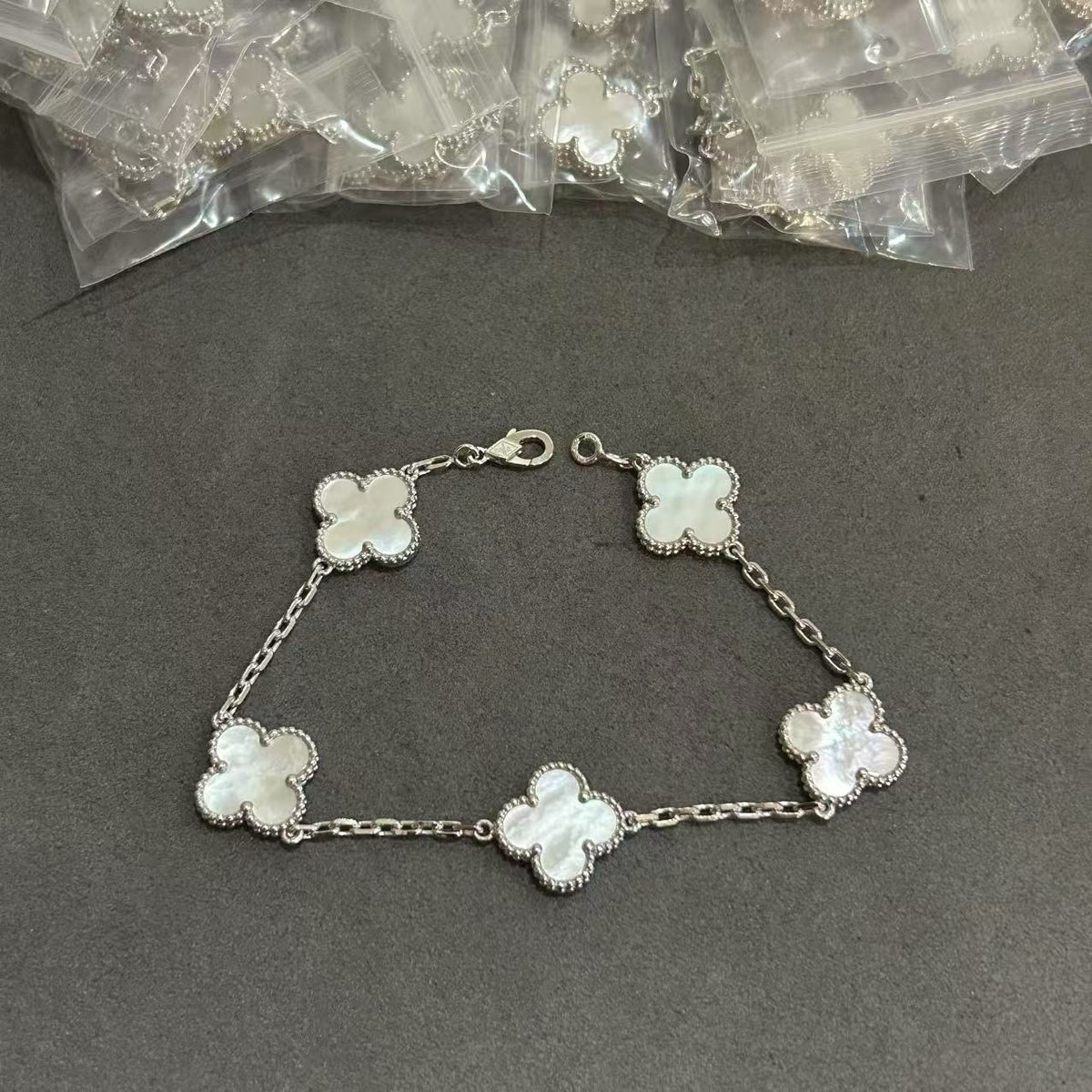 [RARE SALE] 18K White Gold Plated, Mother of Peral Clovers Bracelet, 19 cm 5 motifs, White Gold, VCA Packaging