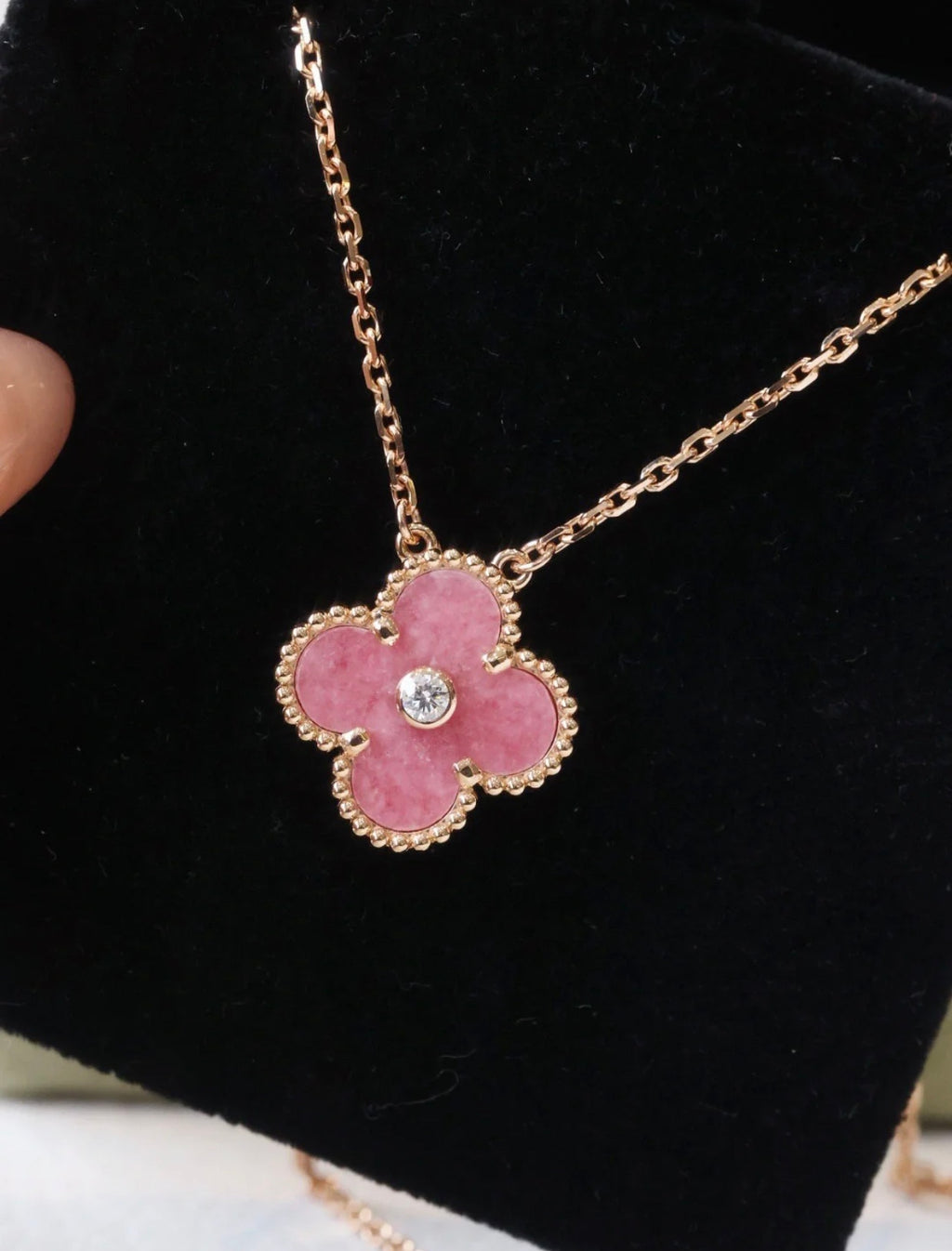 Pink Ceramic Alhambra Necklace, 18K Yellow Gold