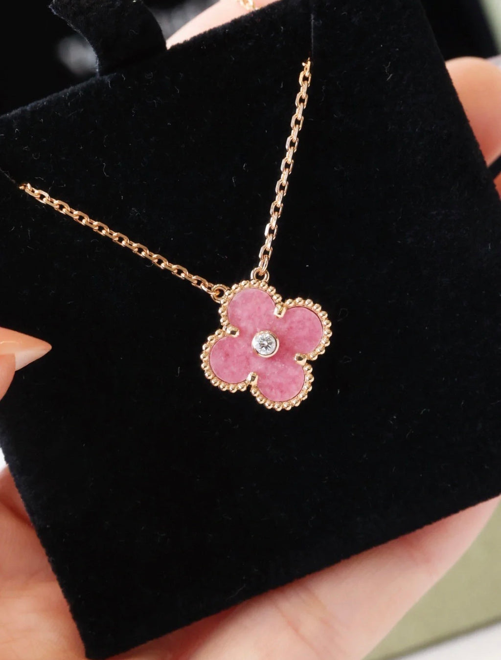 Pink Ceramic Alhambra Necklace, 18K Yellow Gold