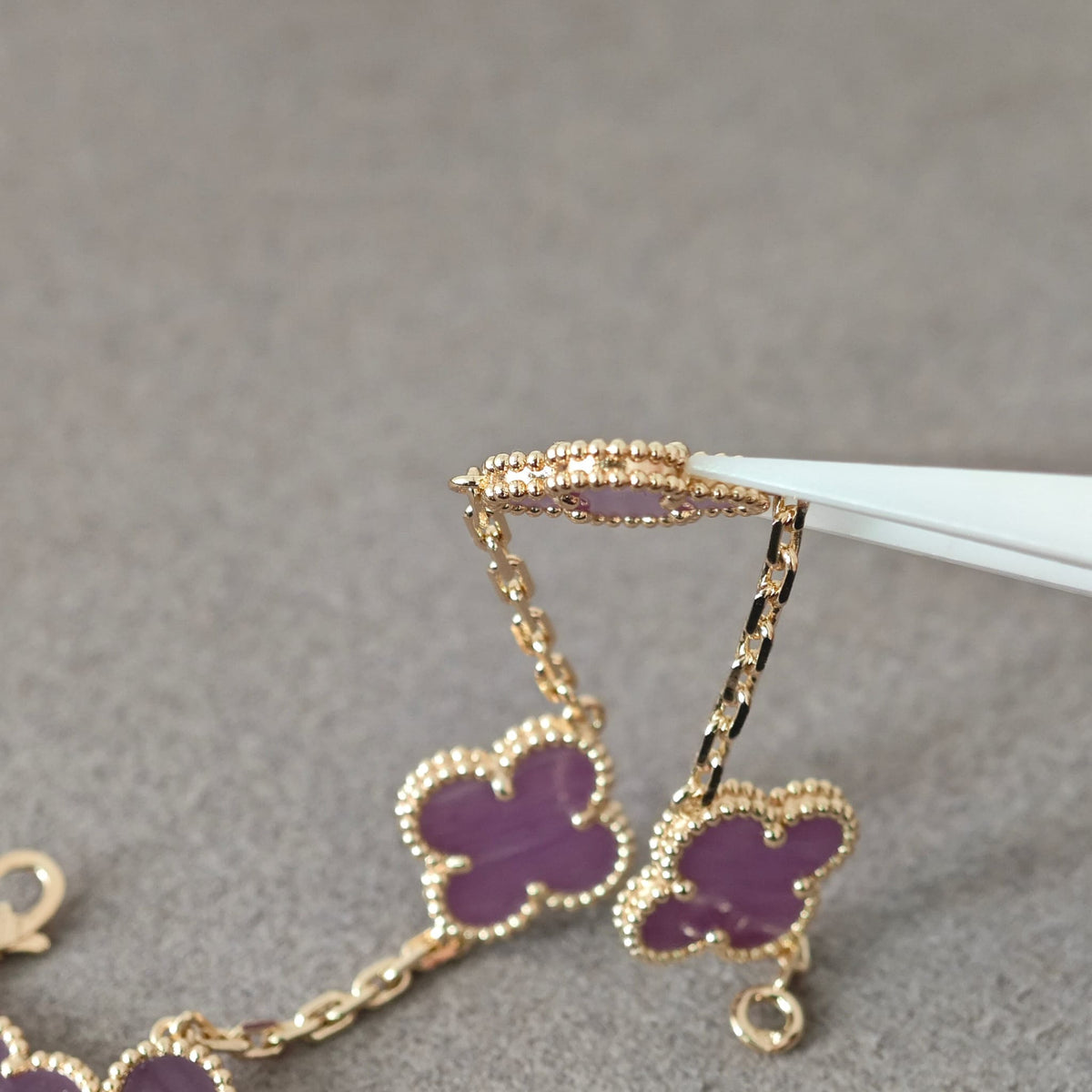 Charoite Alhambra Bracelet in 18K Yellow Gold
