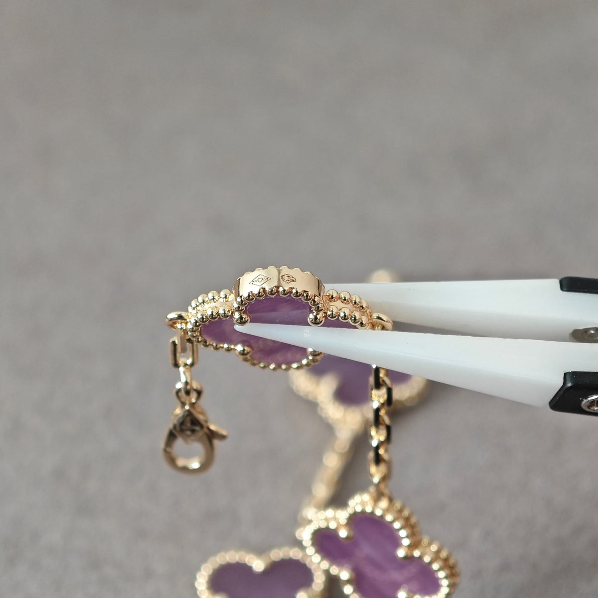 Charoite Alhambra Bracelet in 18K Yellow Gold