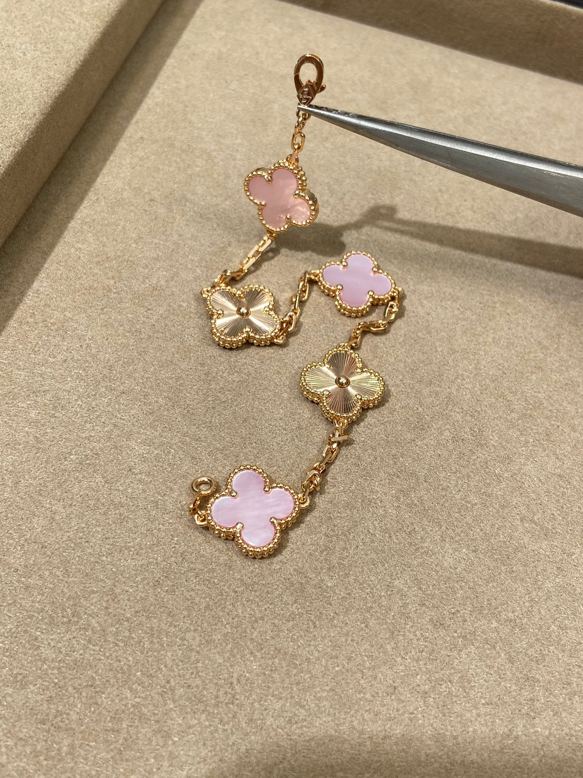 Pink Mother of Pearl Clover Bracelet in Yellow Gold