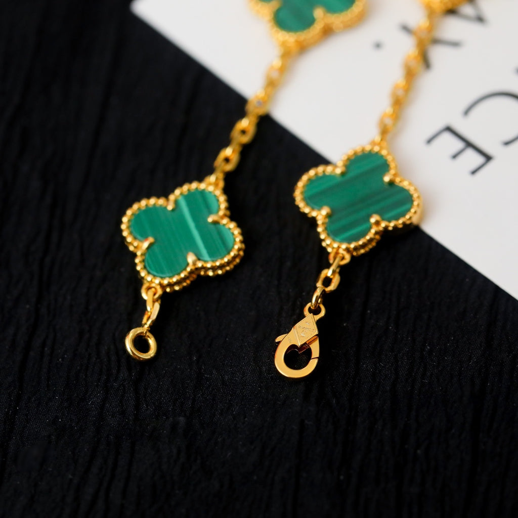 [RARE SALE] 18K Gold Plated, Malachite Clovers Bracelet, 19 cm 5 motifs, Yellow Gold, VCA Packaging