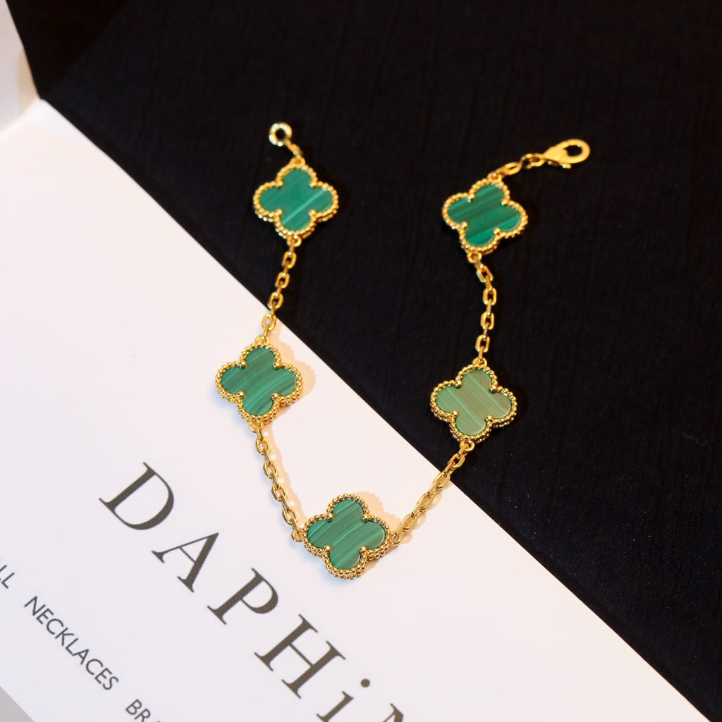 [RARE SALE] 18K Gold Plated, Malachite Clovers Bracelet, 19 cm 5 motifs, Yellow Gold, VCA Packaging