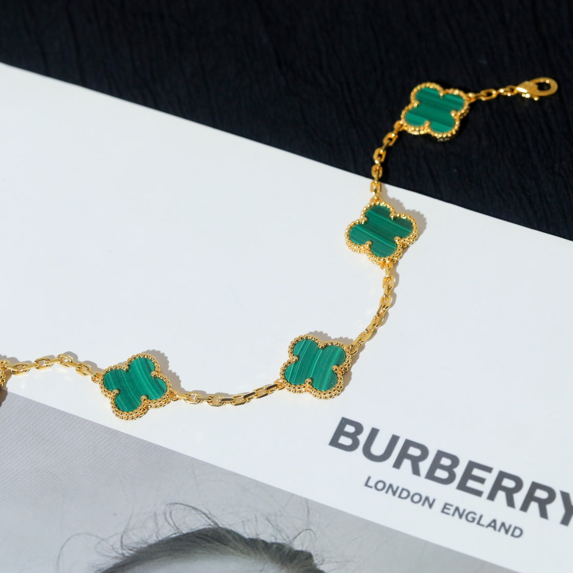 [RARE SALE] 18K Gold Plated, Malachite Clovers Bracelet, 19 cm 5 motifs, Yellow Gold, VCA Packaging