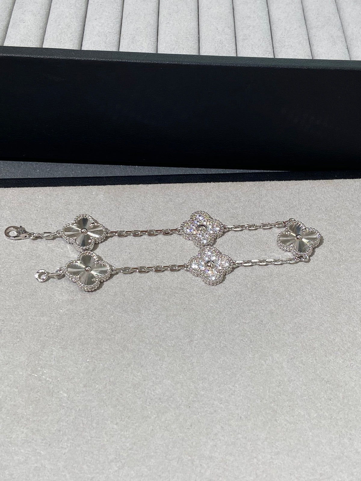 [RARE SALE] 18K White Gold Plated, High Carbon Diamonds Clovers Bracelet, 19 cm 5 motifs, White Gold, VCA Packaging