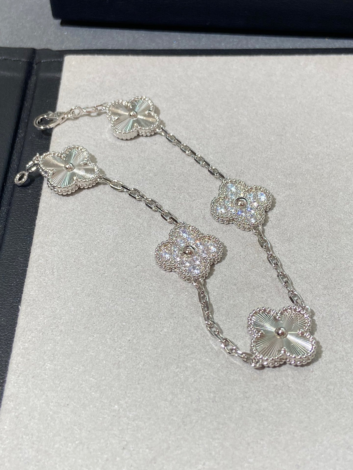 [RARE SALE] 18K White Gold Plated, High Carbon Diamonds Clovers Bracelet, 19 cm 5 motifs, White Gold, VCA Packaging