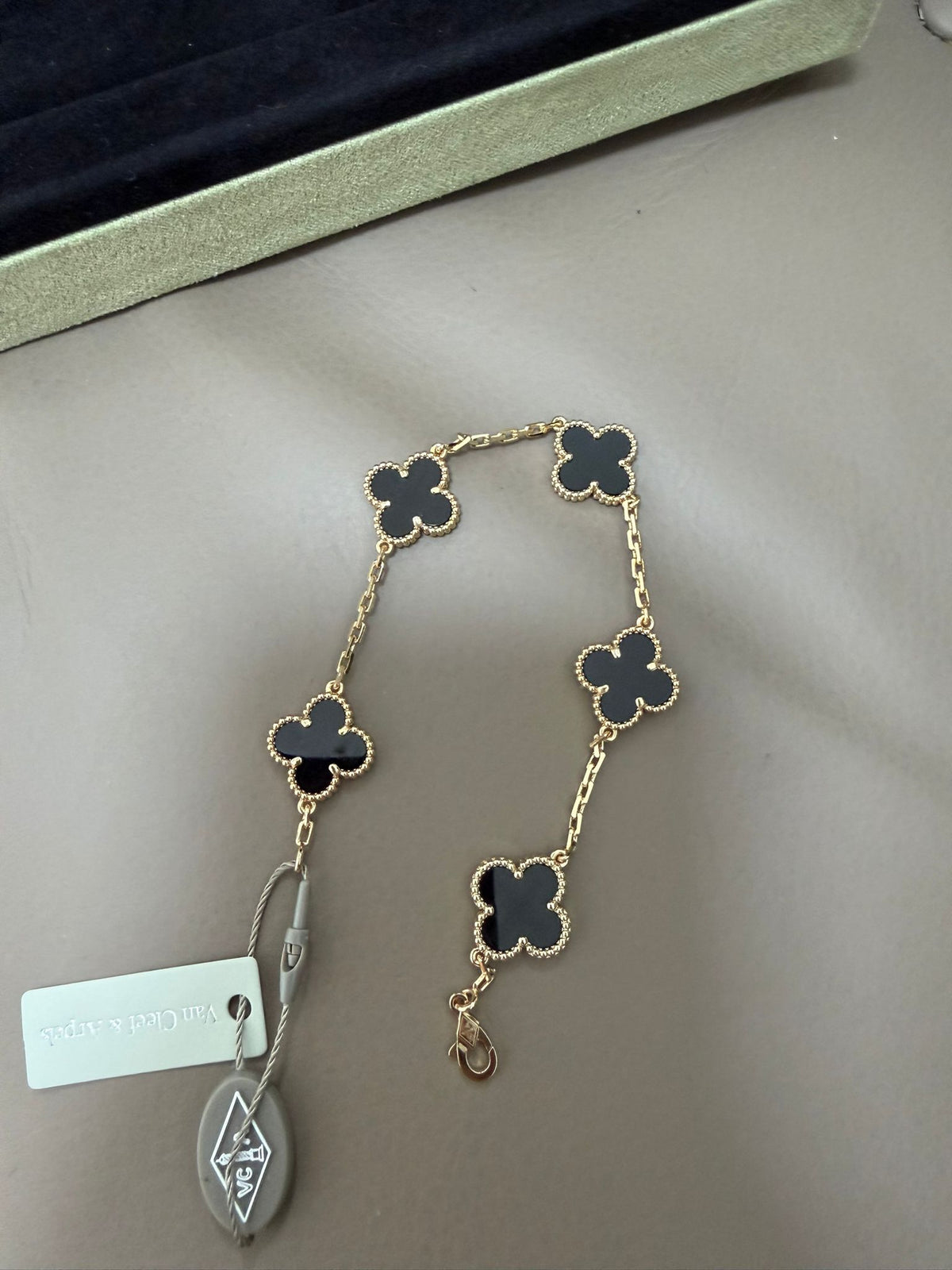 [RARE SALE] Black Agate Bracelet, Yellow Gold 5 motifs, 19 cm, VCA Packaging