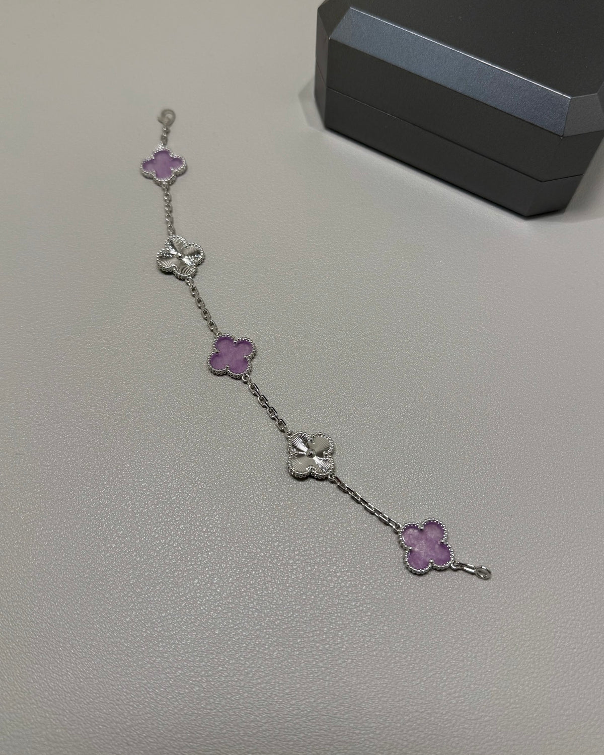 [RARE SALE] 18K White Gold Plated, Alhambra Bracelet, Charoite, Yellow Gold 5 motifs 19 cm, with VCA Box Set