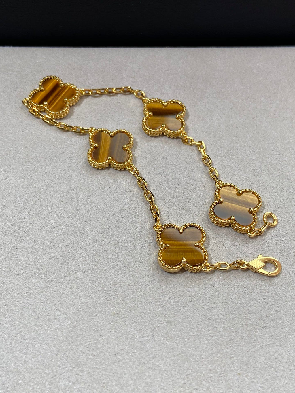 [RARE SALE] Tiger Eye Bracelet, Yellow Gold 5 motifs, 19 cm, VCA Packaging