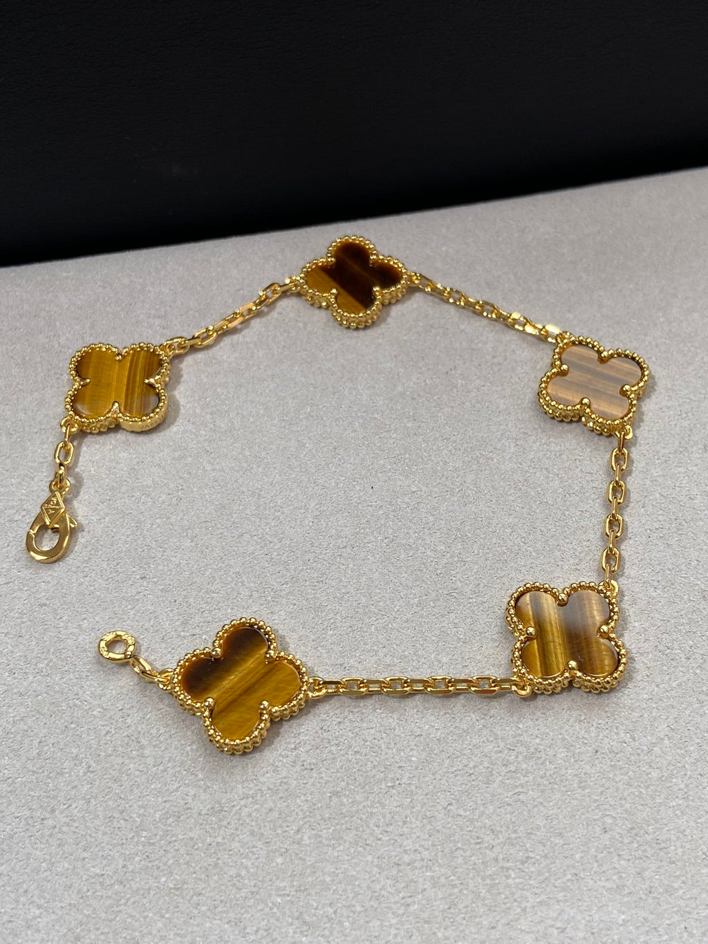 [RARE SALE] Tiger Eye Bracelet, Yellow Gold 5 motifs, 19 cm, VCA Packaging