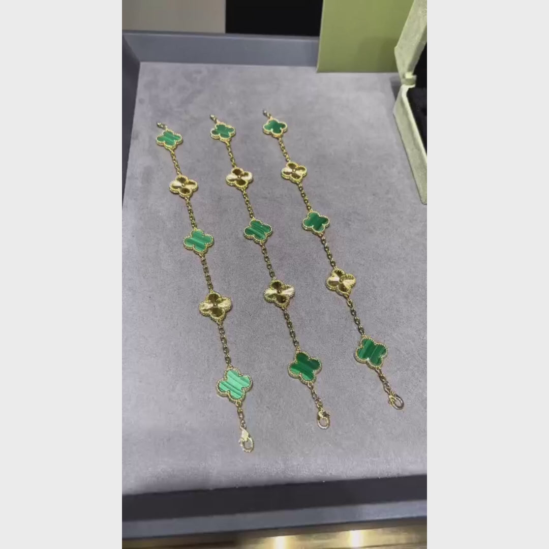Malachite Alhambra Bracelet in 18K Yellow Gold